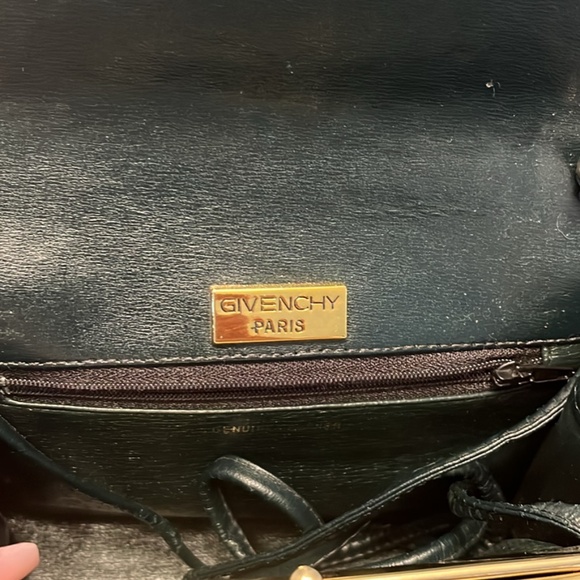 Vintage Givenchy 4G Logo Clasp - Picture 2 of 4